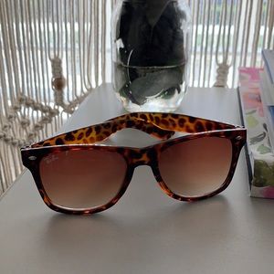 ray-ban tortoise sun glasses